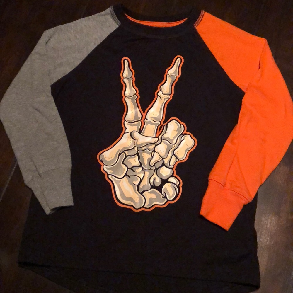 Glow-in-the-Dark Long Sleeve ✌🏽